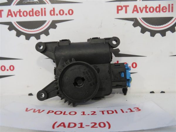VW POLO L.13, MOTORČEK LOPUTE NA PEČKI