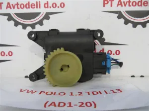 VW POLO L.13, MOTORČEK LOPUTE NA PEČKI