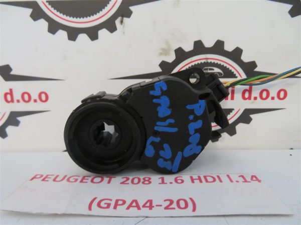 PEUGEOT 208 L.14, MOTORČEK LOPUTE NA PEČKI