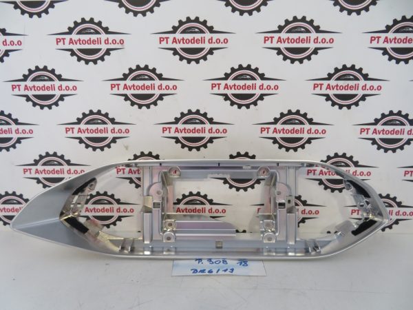 PEUGEOT 308 L.18, PVC OKOLI RADIO EKRANA