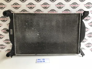 AUDI A4 L.08, HLADILNIK VODE