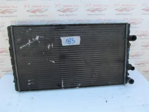 VW POLO L.00,  HLADILNIK VODE