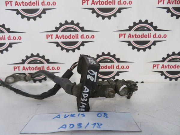 TOYOTA AURIS L.08, MINUS KLEMA