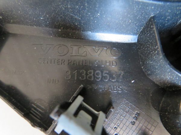 VOLVO V40 L.17, PVC OKOLI ŠTEVCA - Image 2