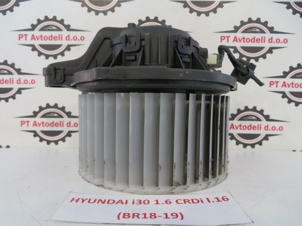 HYUNDAI I30 L.16, MOTORČEK PEČKE
