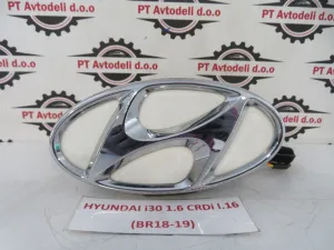 HYUNDAI I30 L.16, KLJUKA POKROVA PRTLJAGE IN KAMERA