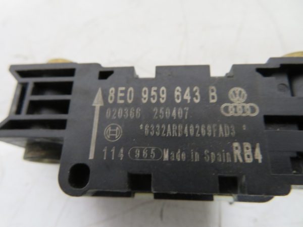 AUDI A4 L.06, AIRBAG SENZOR - Image 2