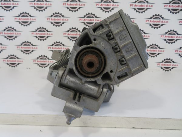 MERCEDES-BENZ A W169 L.08, ZAKLEP VOLANA - Image 4