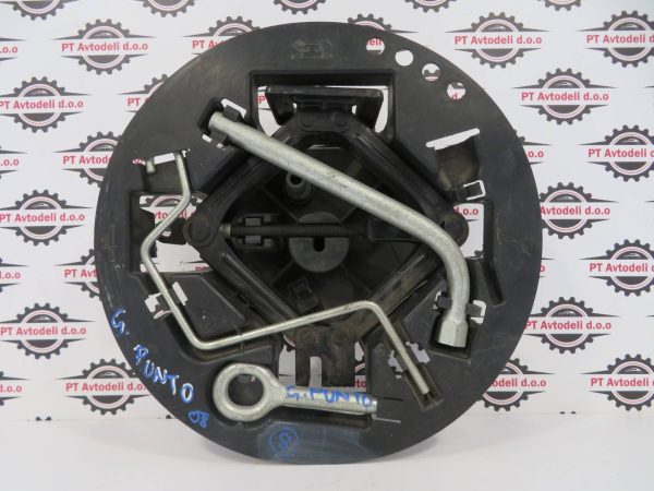 FIAT GRANDE PUNTO L.08, ORODJE REZERVNE GUME