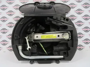 VW POLO L.08, ORODJE REZERVNE GUME