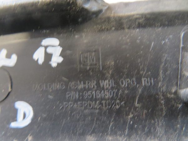 OPEL MOKKA L.15, PVC OBROBA BLATNIKA, ZADNJA DESNA - Image 2