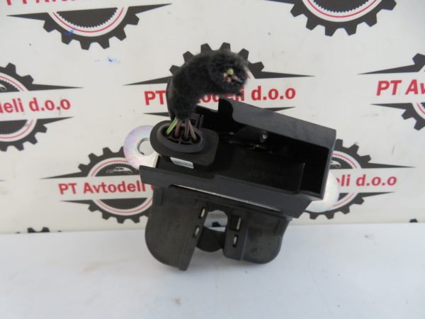VW TOURAN L.06, KLJUČAVNICA POKROVA PRTLJAGE - Image 2