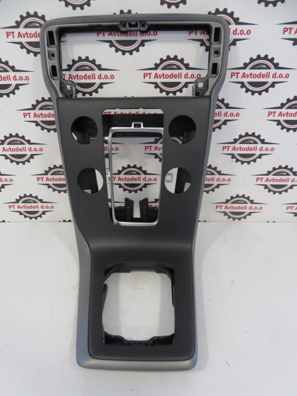 VOLVO V40 L.17, PVC OKOLI RADIA