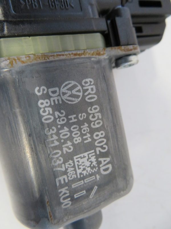 VW POLO L.11, MOTORČEK ZA DVIG STEKLA, PREDNJI DESNI - Image 2