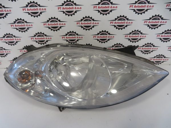 MERCEDES-BENZ A L.07, PREDNJA DESNA LUČ