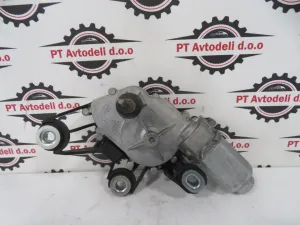 ŠKODA ROOMESTER L.10, ZADNJI MOTORČEK BRISALCA