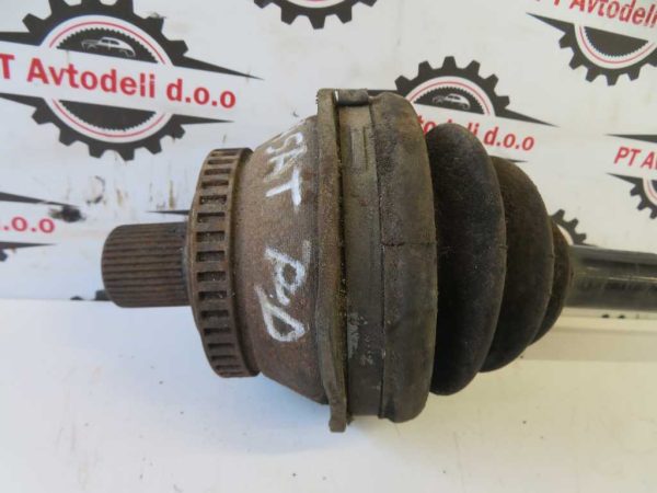 VW PASSAT 2.0 TDI L.03, POLOSOVINA, PREDNJA DESNA - Image 2