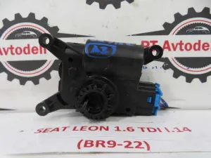 SEAT LEON L.14, MOTORČEK LOPUTE NA PEČKI