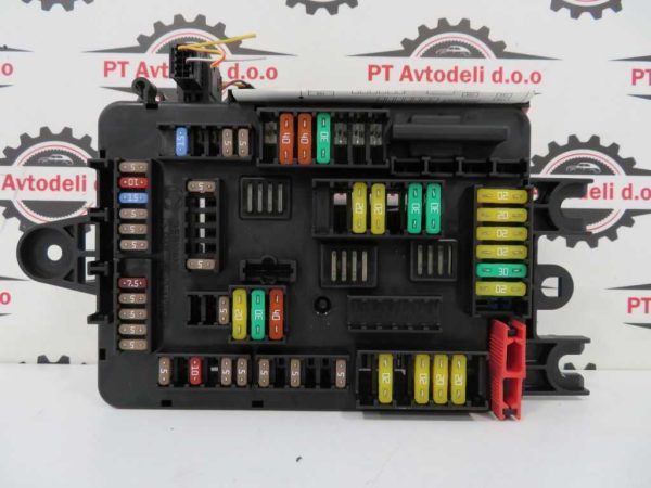 BMW 3 F30-F31 L.15, ELEKTRONIKA Z VAROVALKAMI