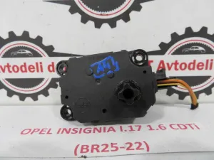 OPEL INSIGNIA L.17, MOTORČEK LOPUTE NA PEČKI