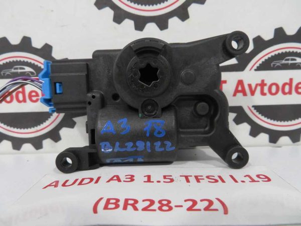 AUDI A3 L.19, MOTORČEK LOPUTE NA PEČKI