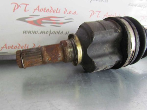 TOYOTA YARIS D4D L.05, POLOSOVINA, PREDNJA LEVA - Image 3