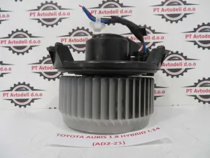 TOYOTA AURIS L.14, MOTORČEK PEČKE