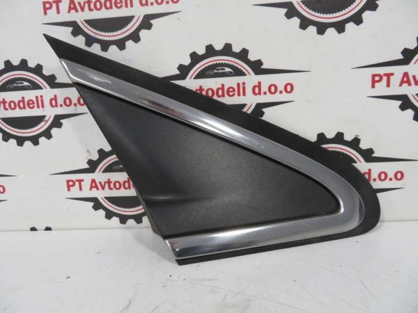 PEUGEOT 208 L.14, PVC TRIKOTNIK BLATNIKA, DESNI