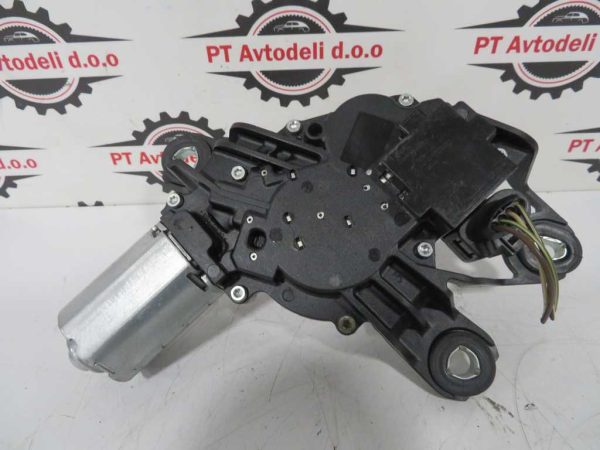 VW POLO L.14, MOTORČEK ZADNJEGA BRISALCA - Image 2