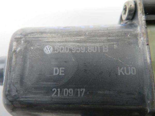 SEAT LEON L.17, MOTORČEK ZA DVIG STEKLA, PREDNJI LEVI - Image 3