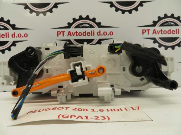PEUGEOT 208 1.6 HDI L.17, KOMANDE ROČNE KLIME - Image 2