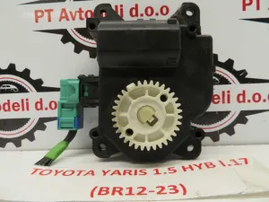 TOYOTA YARIS L.17, MOTORČEK LOPUTE NA PEČKI