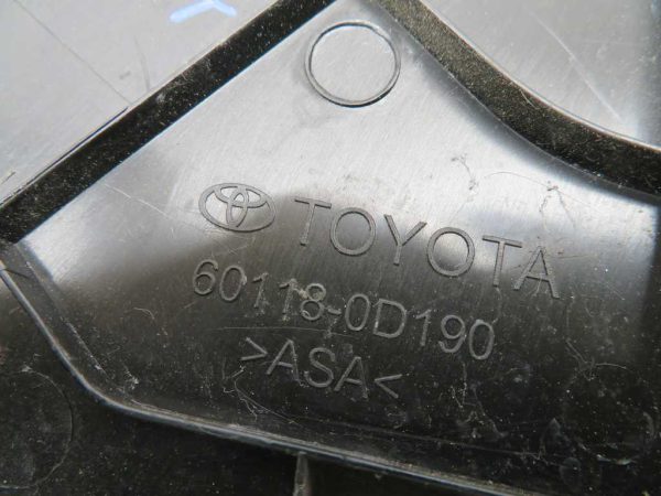 TOYOTA YARIS L.17, PVC TRIKOTNIK BLATNIKA, LEVI - Image 2