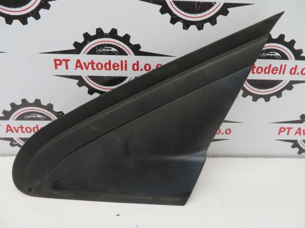 PEUGEOT 208 L.18, PVC TRIKOTNIK BLATNIKA, LEVI
