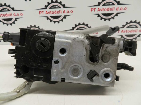 PEUGEOT 208 L.15, KLJUČAVNICA VRAT, PREDNJA DESNA - Image 2