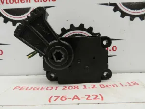 PEUGEOT 208 L.18, MOTORČEK LOPUTE NA PEČKI