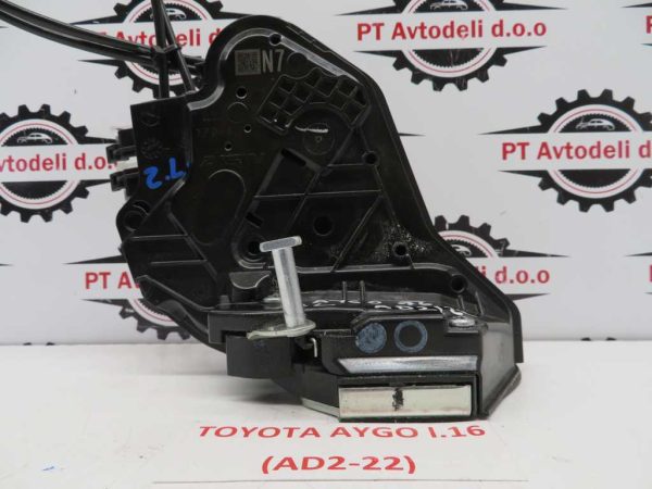 TOYOTA AYGO L.16, KLJUČAVNICA VRAT, ZADNJA LEVA