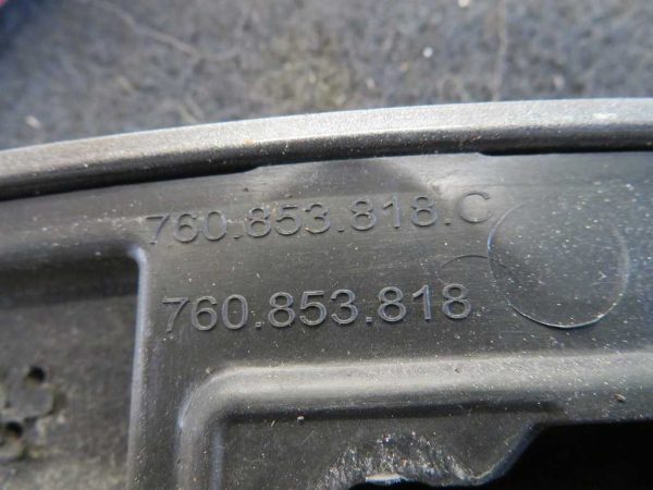 VW TOUAREG R-LINE L.19, PVC OBROBA BLATNIKA, ZADNJA DESNA - Image 2