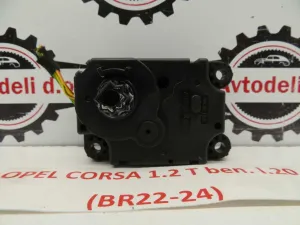 OPEL CORSA L.20, MOTORČEK LOPUTE NA PEČKI