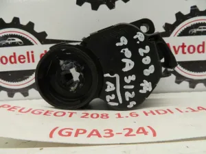 PEUGEOT 208 L.14, MOTORČEK LOPUTE NA PEČKI