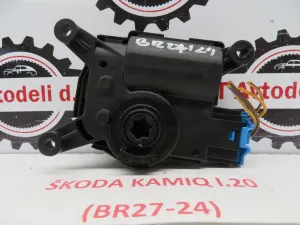 ŠKODA KAMIQ L.20, MOTORČEK LOPUTE NA PEČKI