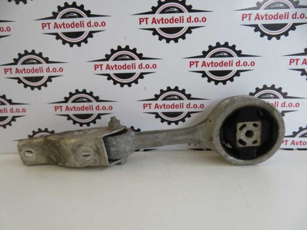 VW POLO L.10, NOSILEC MOTORJA