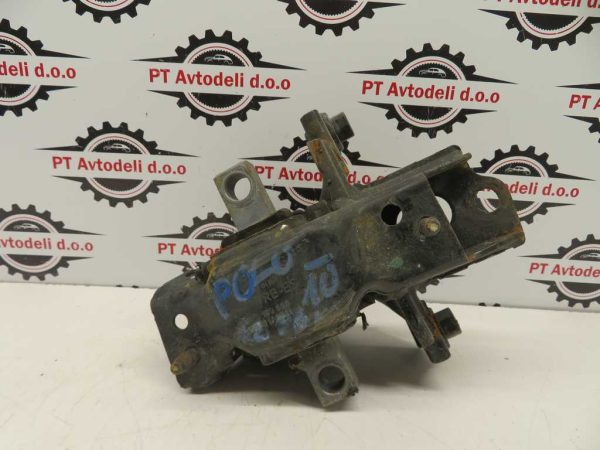 VW POLO L.10, NOSILEC MOTORJA
