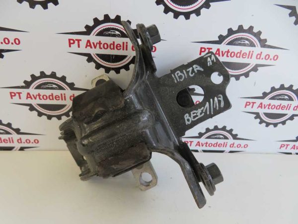 SEAT IBIZA L.11, NOSILEC MOTORJA