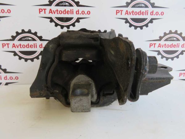 SEAT IBIZA L.10, NOSILEC MOTORJA
