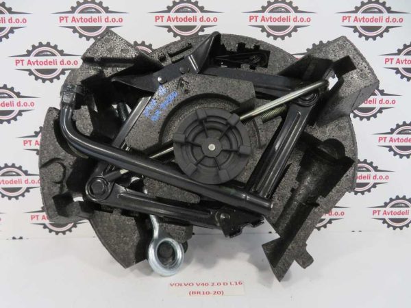 VOLVO V40 L.16, ORODJE REZERVNE GUME