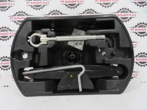 PEUGEOT 308 L.16, ORODJE REZERVNE GUME
