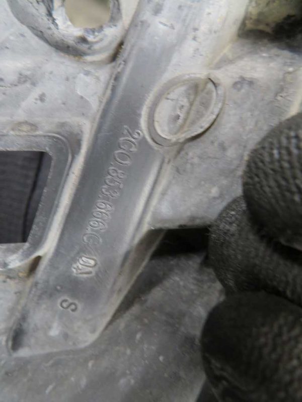 VW POLO L.20, PVC OKOLI MEGLENKE, PREDNJI DESNI - Image 2