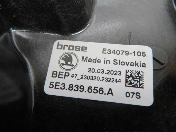 ŠKODA OCTAVIA L.23, KLJUČAVNICA VRAT, ZADNJA DESNA - Image 2