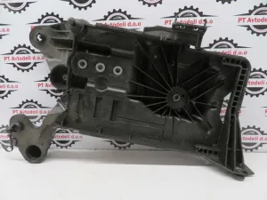 ŠKODA OCTAVIA L.20, PVC PODNOŽJE AKUMULATORJA